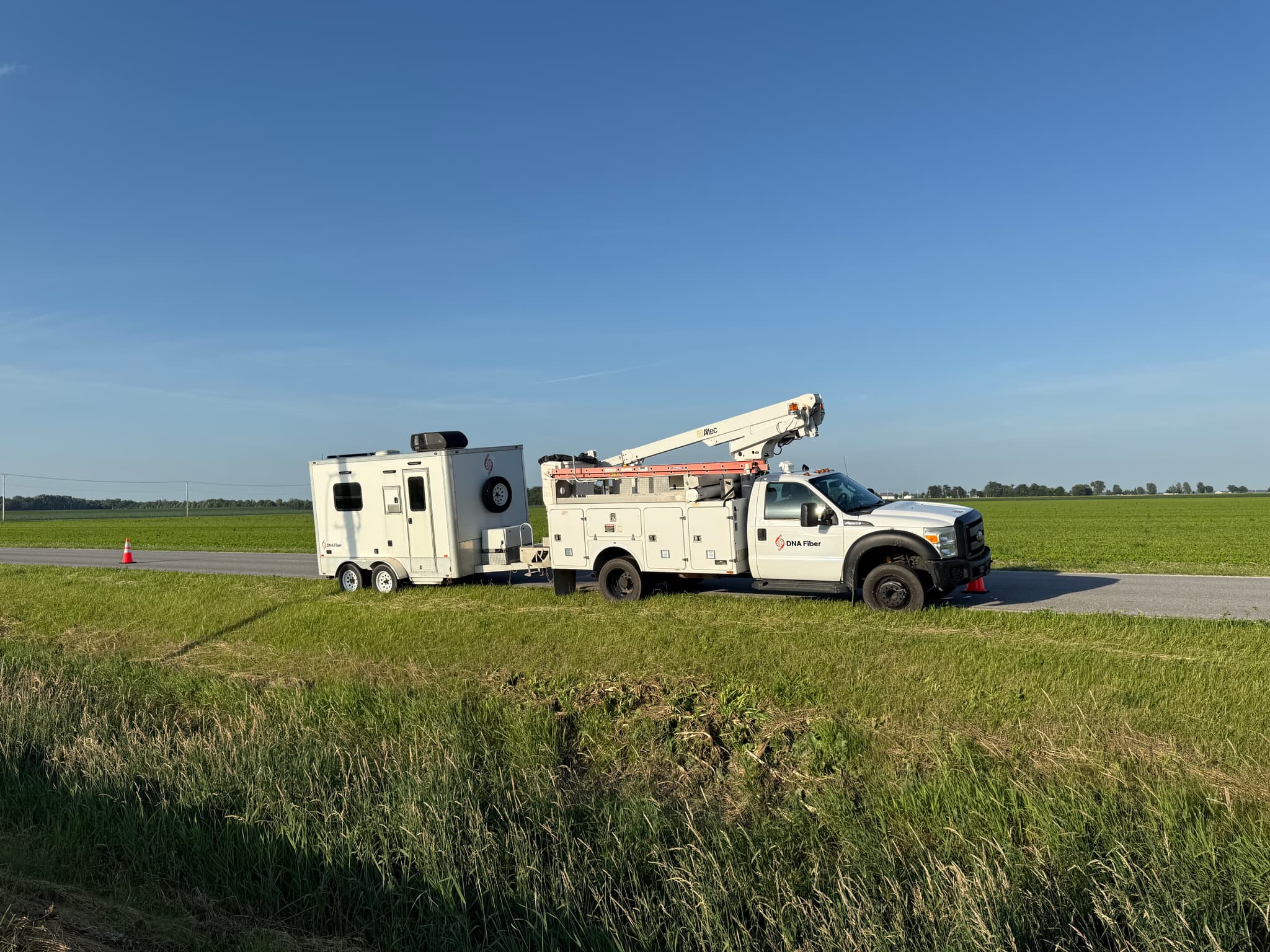 F-450 Bucket Truck - Altec Lift