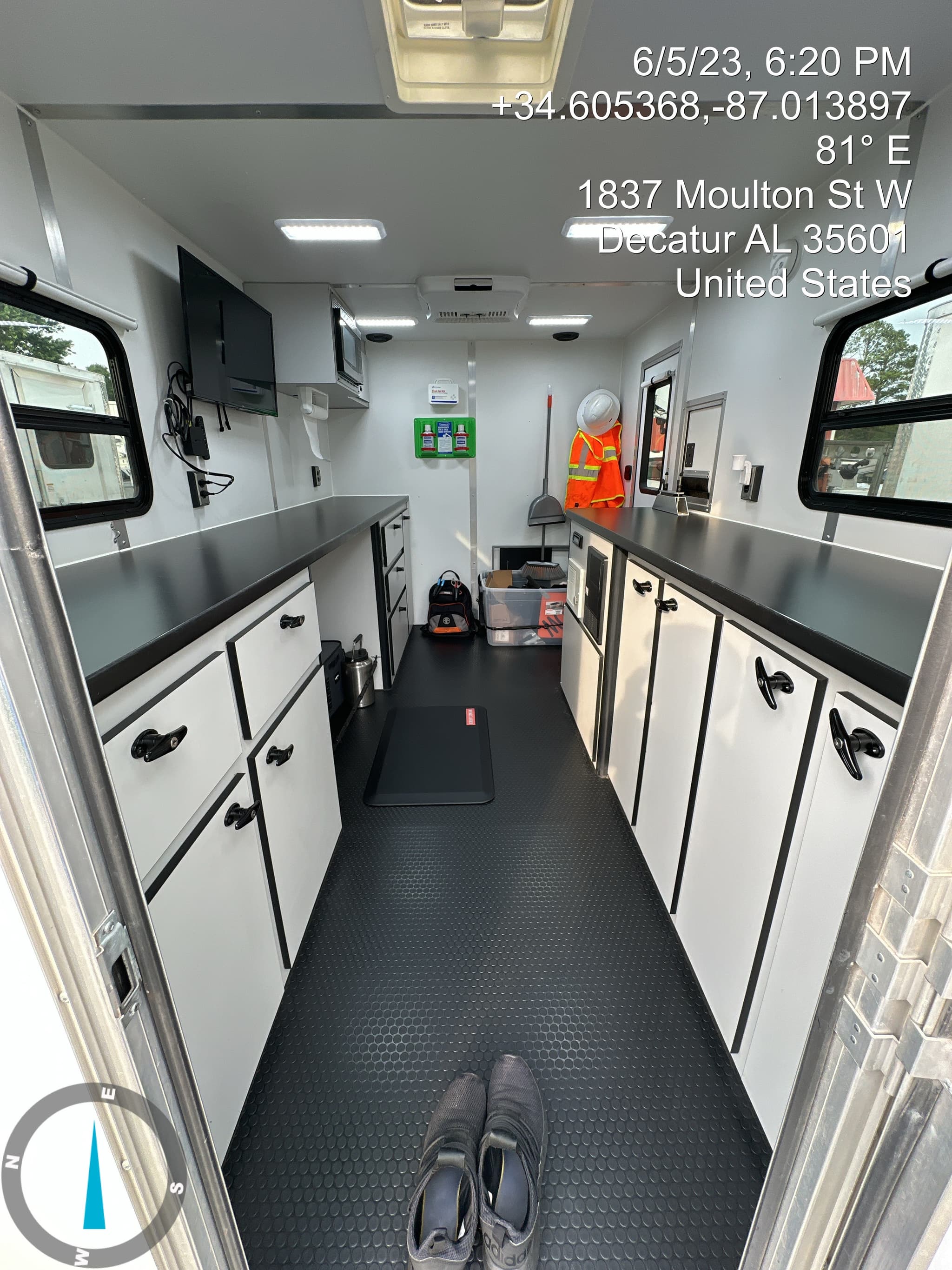 Fiber Splicing Lab Interior - Mobile Clean Room